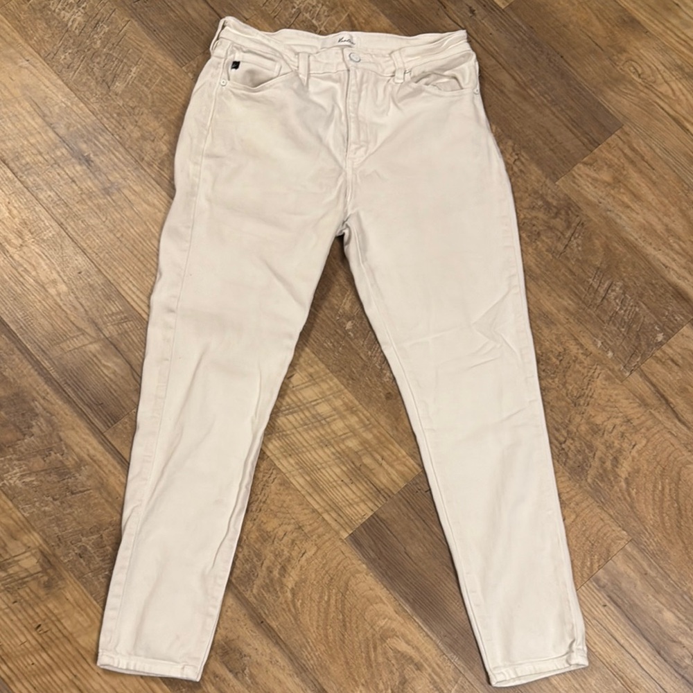 KanCan Women's Straight Leg white Jeans
